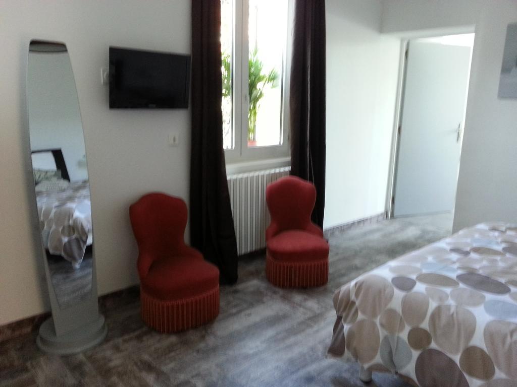 Hotel Le 6 3 Resto Home Port-en-Bessin-Huppain Pokój zdjęcie